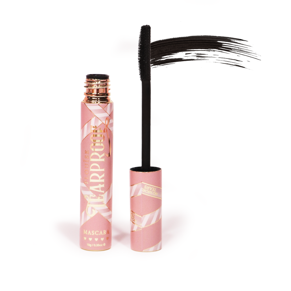 De P. Louise Tearproof Mascara in het zwart op een witte achtergrond