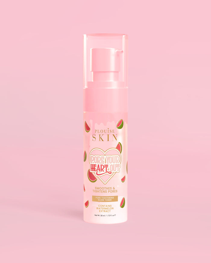 P. Louise Pore Your Heart Out Watermelon Pore Tightening Toner met watermeloenontwerp op een roze achtergrond