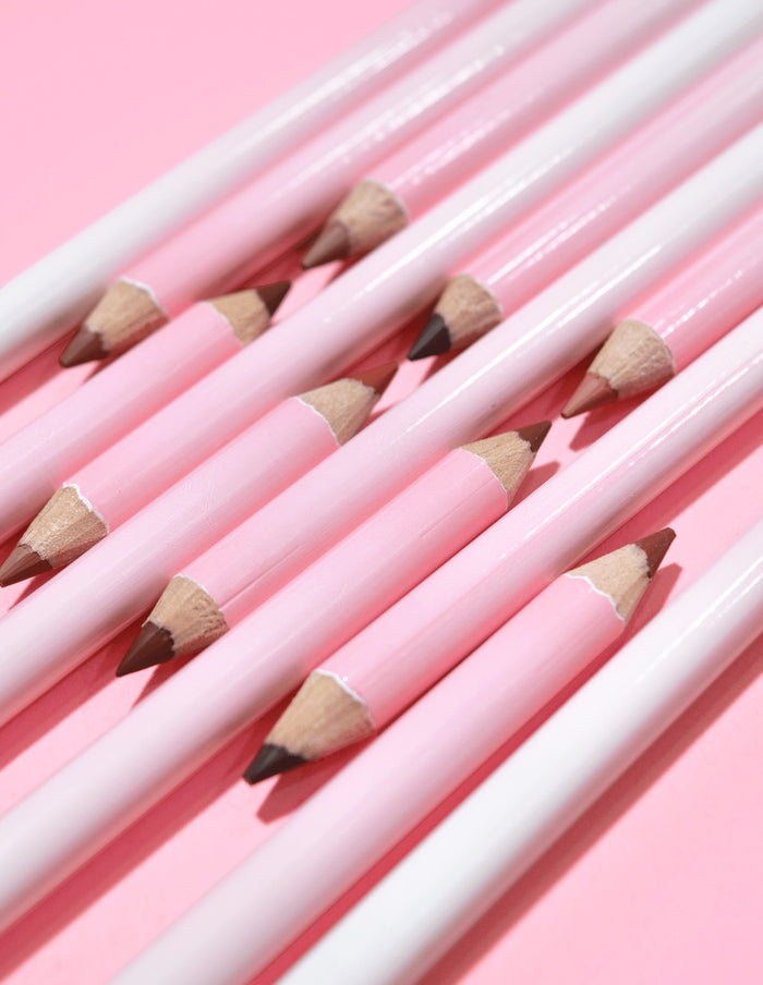 Afbeelding van de P.Louise Ultimate Definition Sharpenable Lip Liners opgesteld en tegenover elkaar 